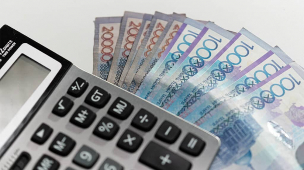 Минтруда РК объяснило, когда работодатель обязан повысить зарплату